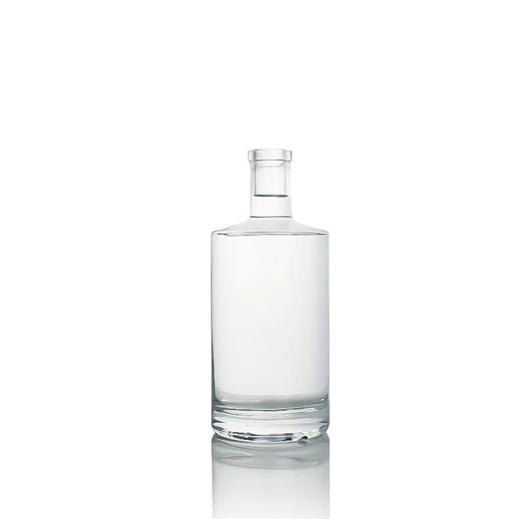 750ml 75cl Clear Spirits Glass Bottle Rum Gin Bottle, Bar Top